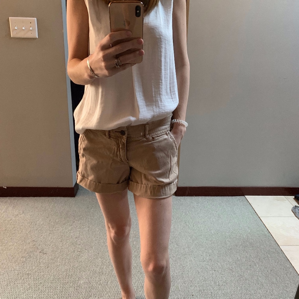 Pilcro tan shorts